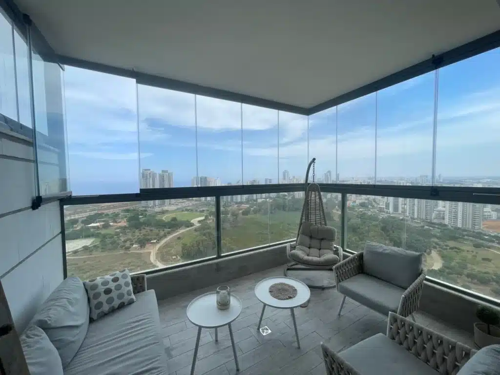 סגירת מרפסת 7 מ-10