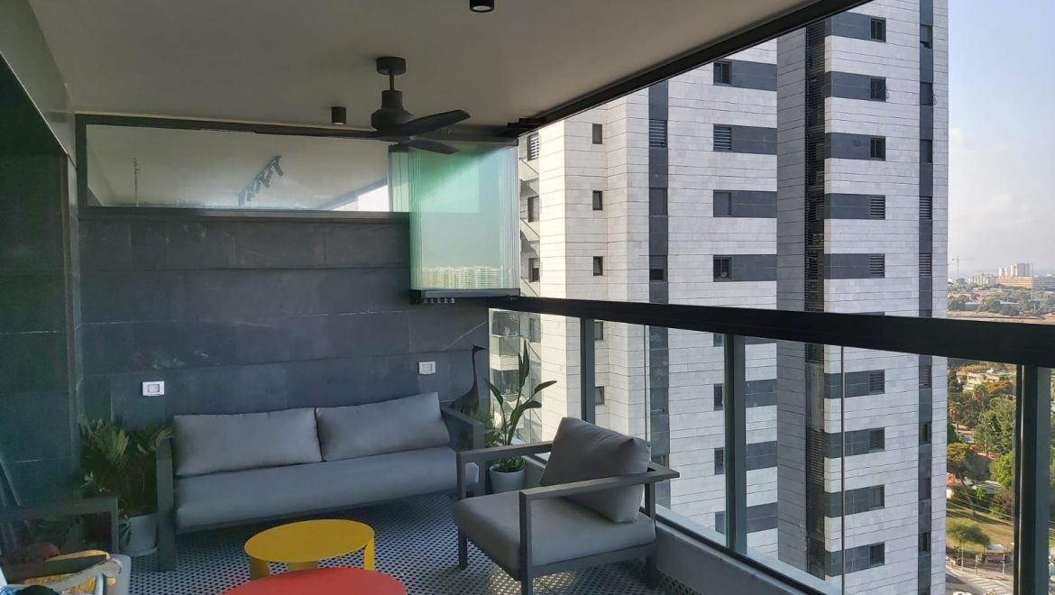 סגירת מרפסת עם חלונות